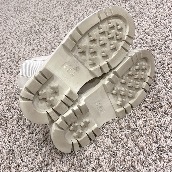 PRIMARK chunky boots 🩶 - Picture 3 of 7